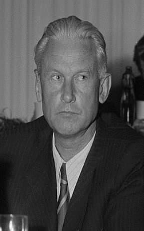 الکساندر فادایف ۱۹۵۲