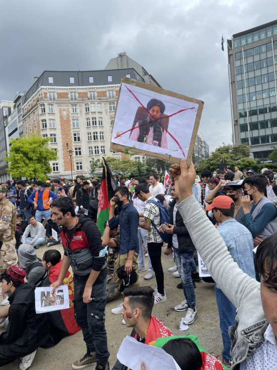 تظاهرات در همبستگی با مردم افغانستان در برابر مقر اتحادیه اروپا در بروکسل