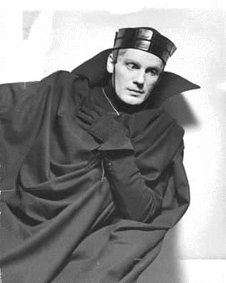 گوستاو گرونگنس در نقش هملت شکسپیر ۱۹۳۶